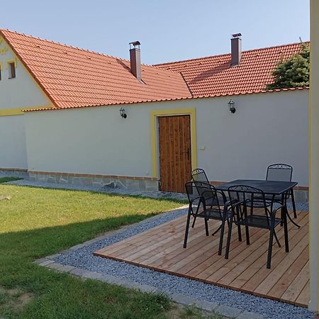 Apartman Na Statku Jílovice Eksteriør billede