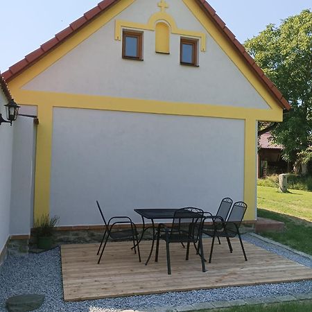 Apartman Na Statku Jílovice Eksteriør billede
