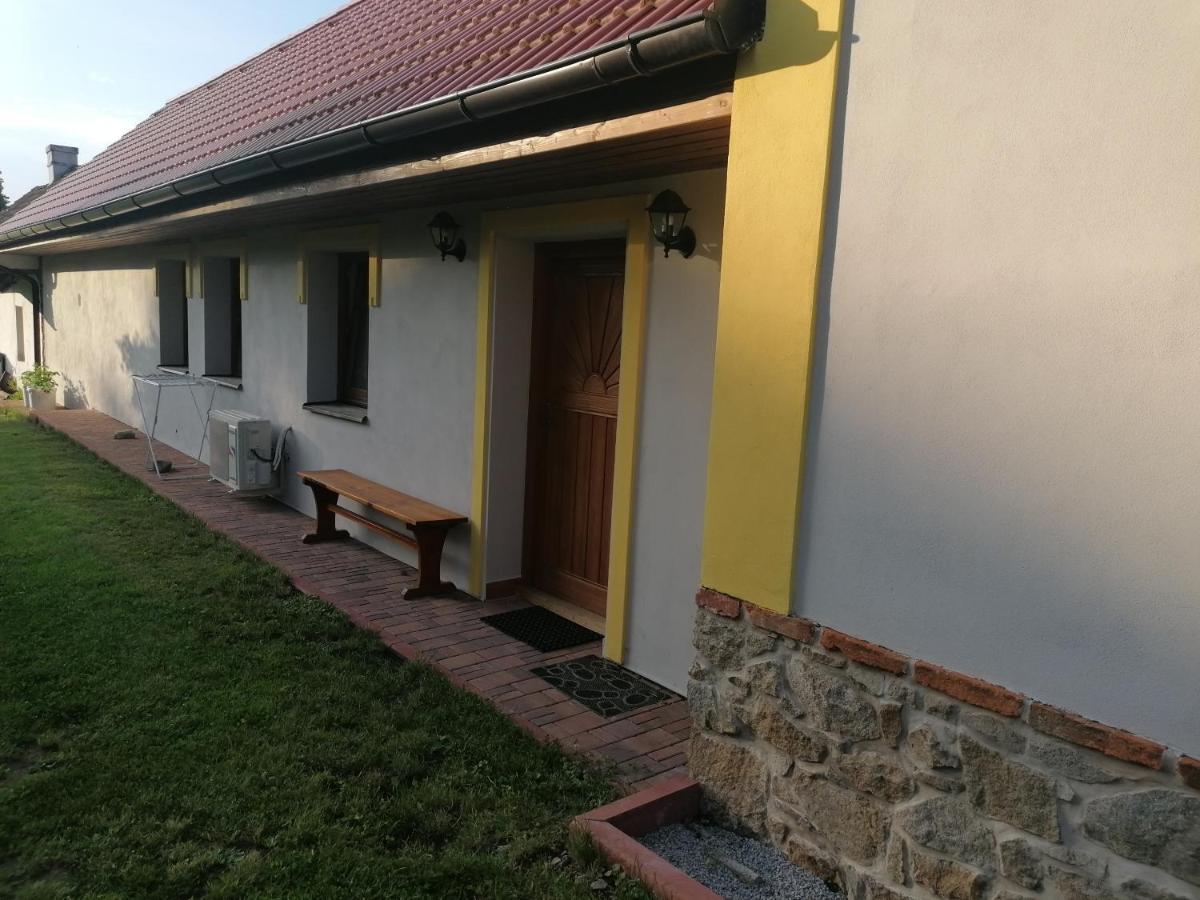 Apartman Na Statku Jílovice Eksteriør billede